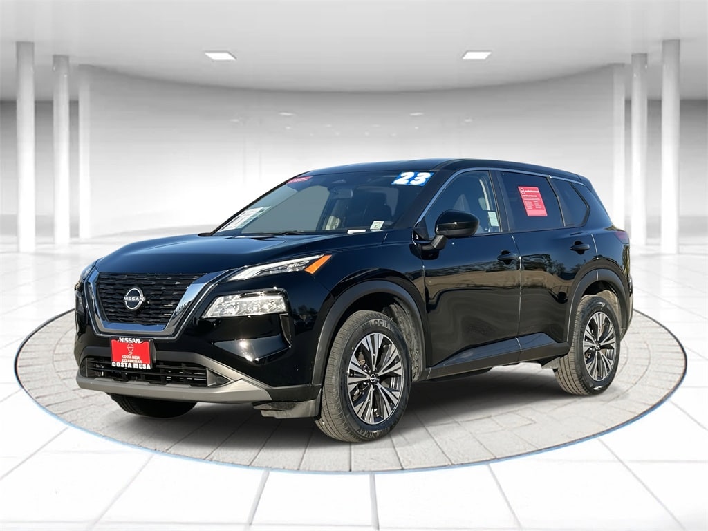 2023 Nissan Rogue SV's photo