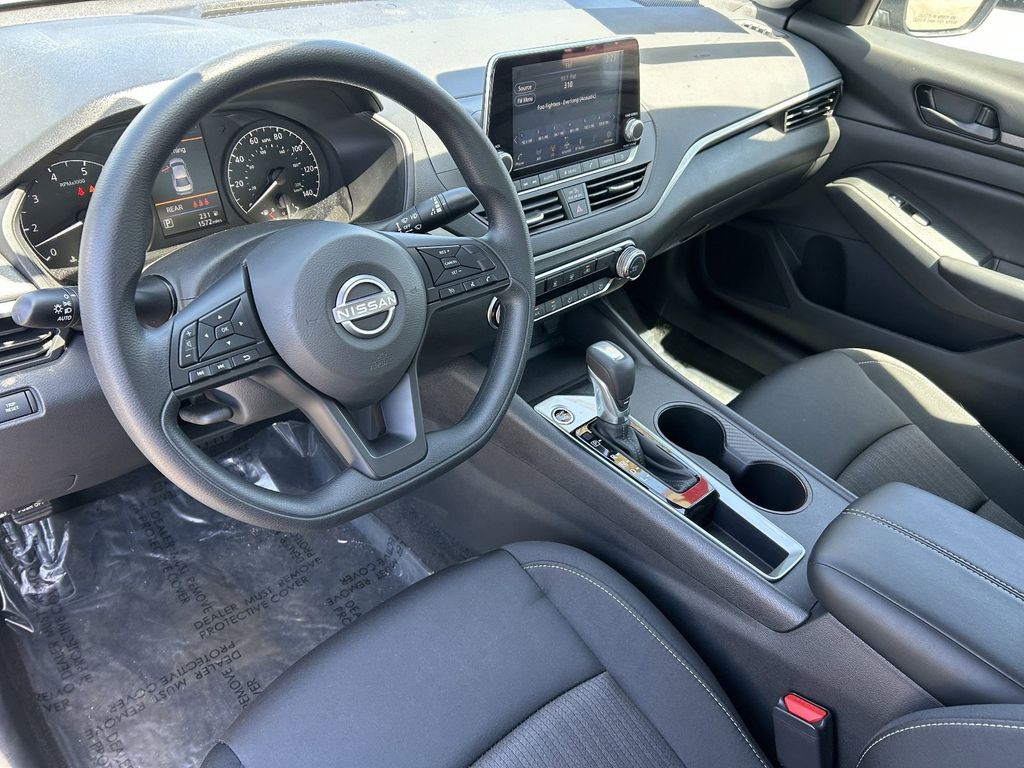 2025 Nissan Altima S - Photo 27