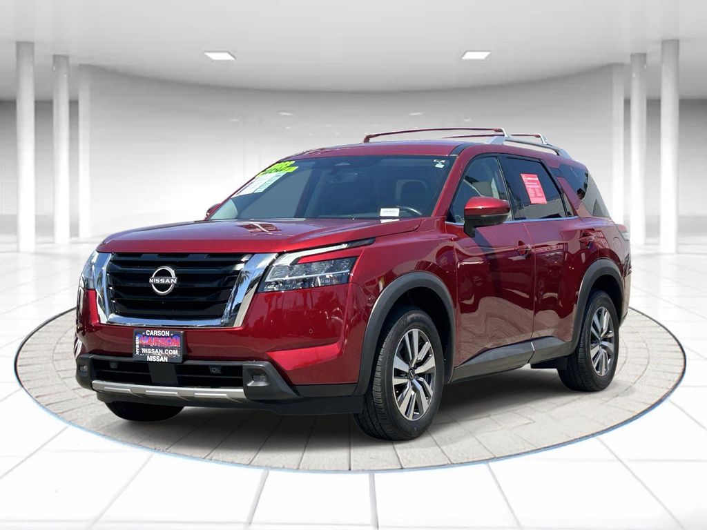 2023 Nissan Pathfinder SL 2WD's photo