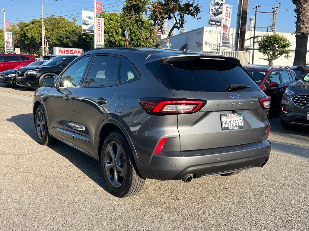 2023 Ford Escape ST-Line photo 4