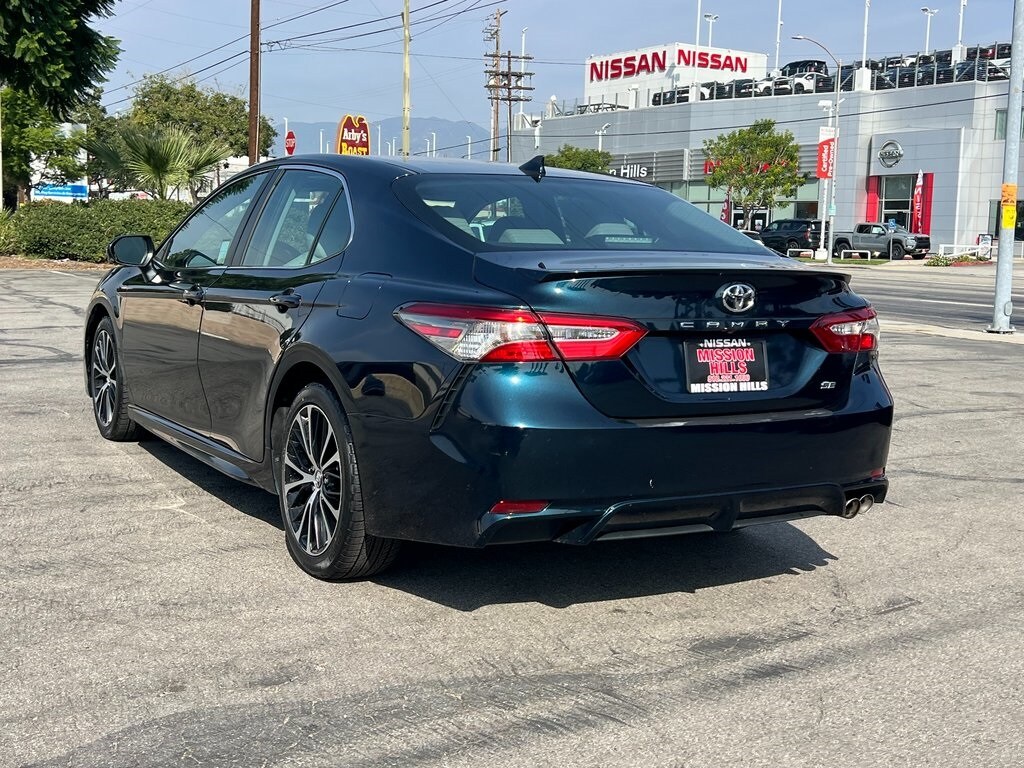 2019 Toyota Camry LE photo 4