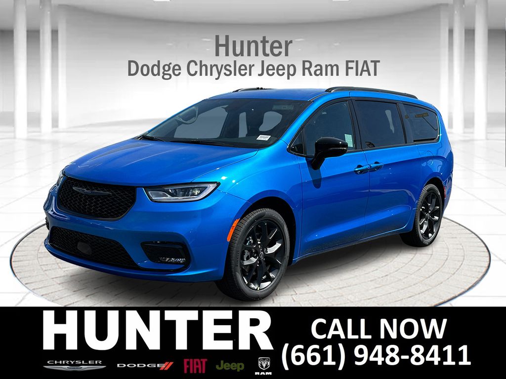 2026 Chrysler Pacifica Passenger Van 