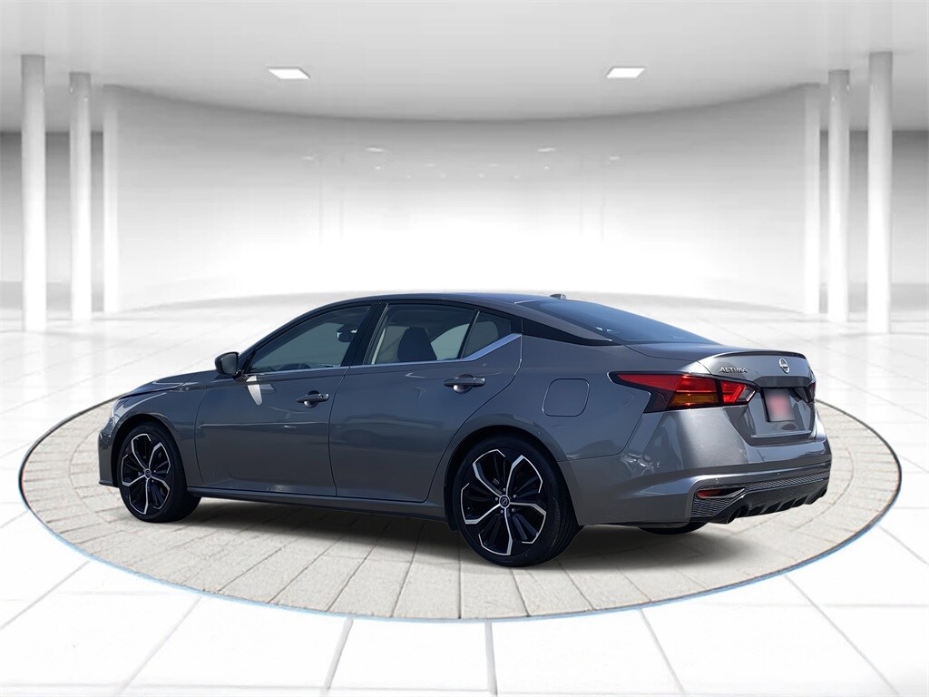 2023 Nissan Altima 2.5 SR photo 2