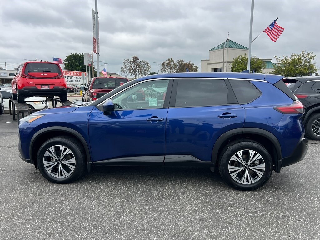 2023 Nissan Rogue SV photo 3
