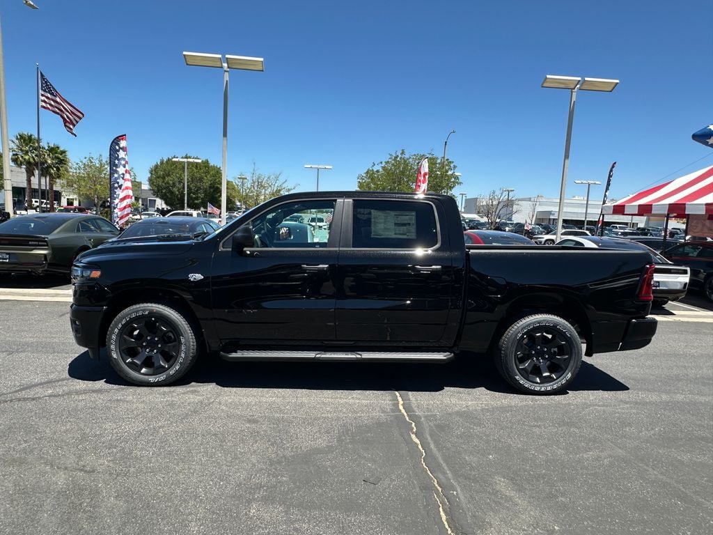 New 2026 Ram 1500 EXPRESS CREW CAB 4X4 5'7 BOX Pickup