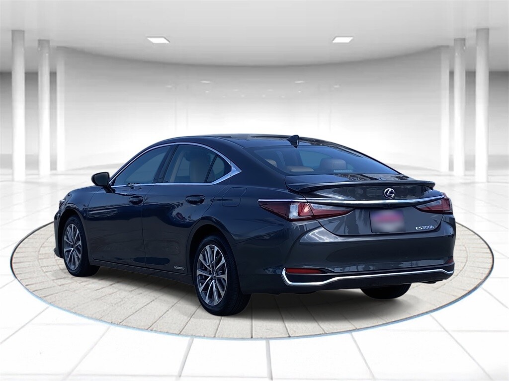 2022 Lexus ES Base photo 2