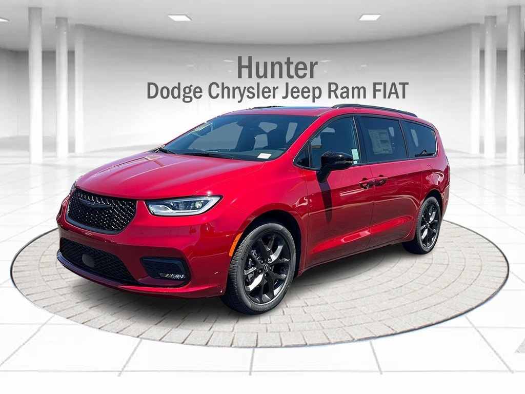 2025 Chrysler Pacifica Passenger Van 