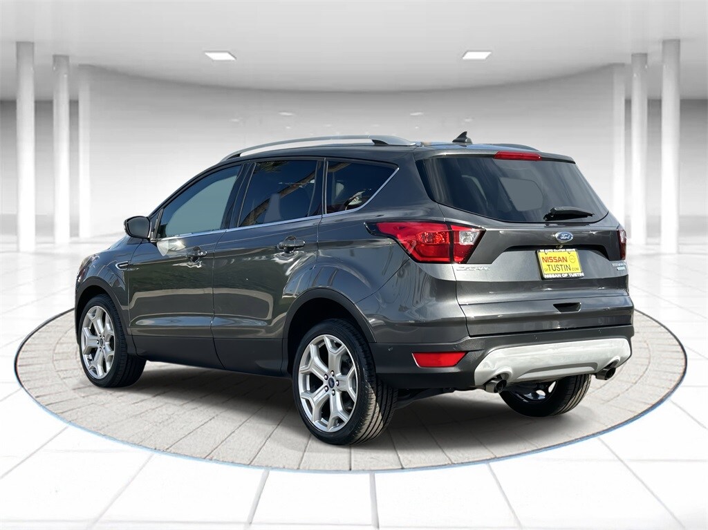 2019 Ford Escape Titanium photo 2