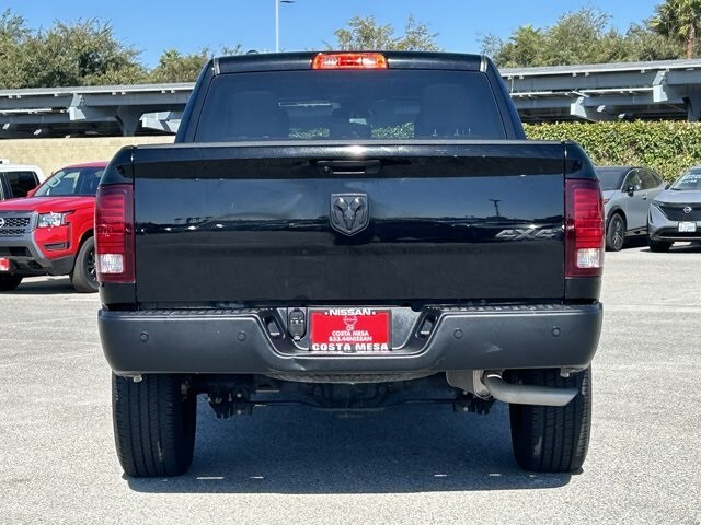 2022 Ram 1500 Classic SLT Warlock photo 3