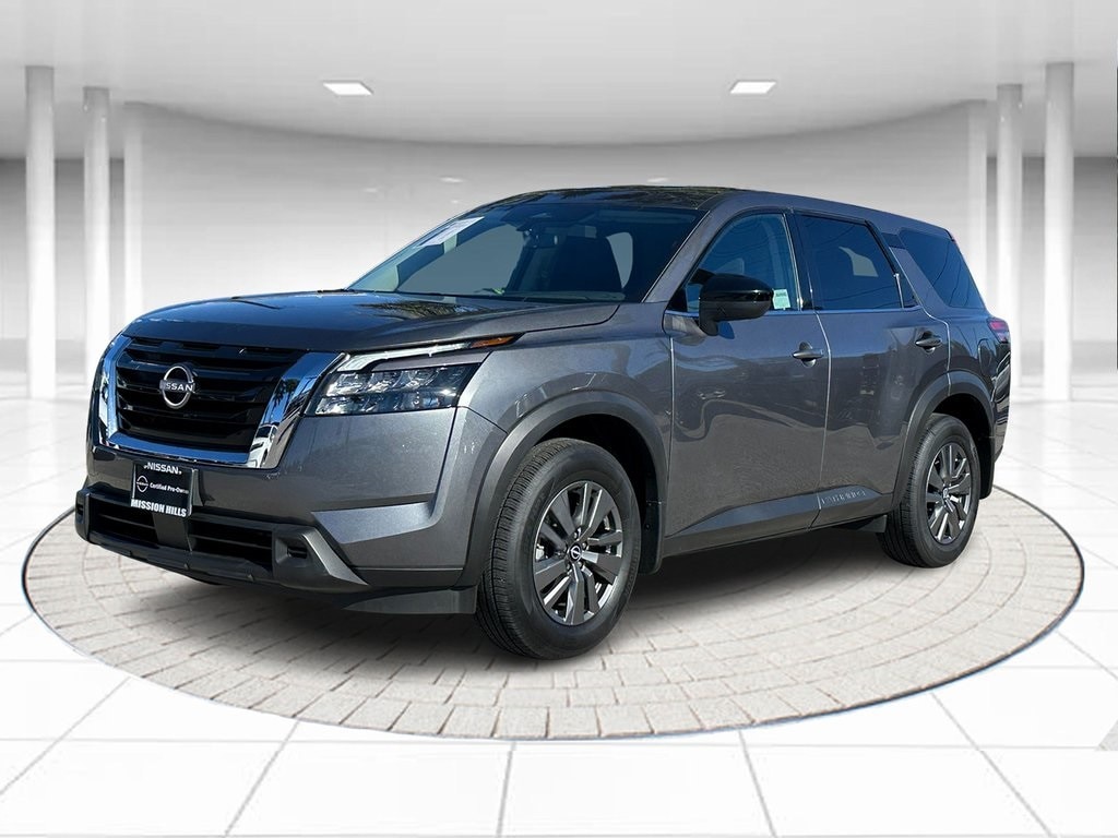 2025 Nissan Pathfinder S's photo