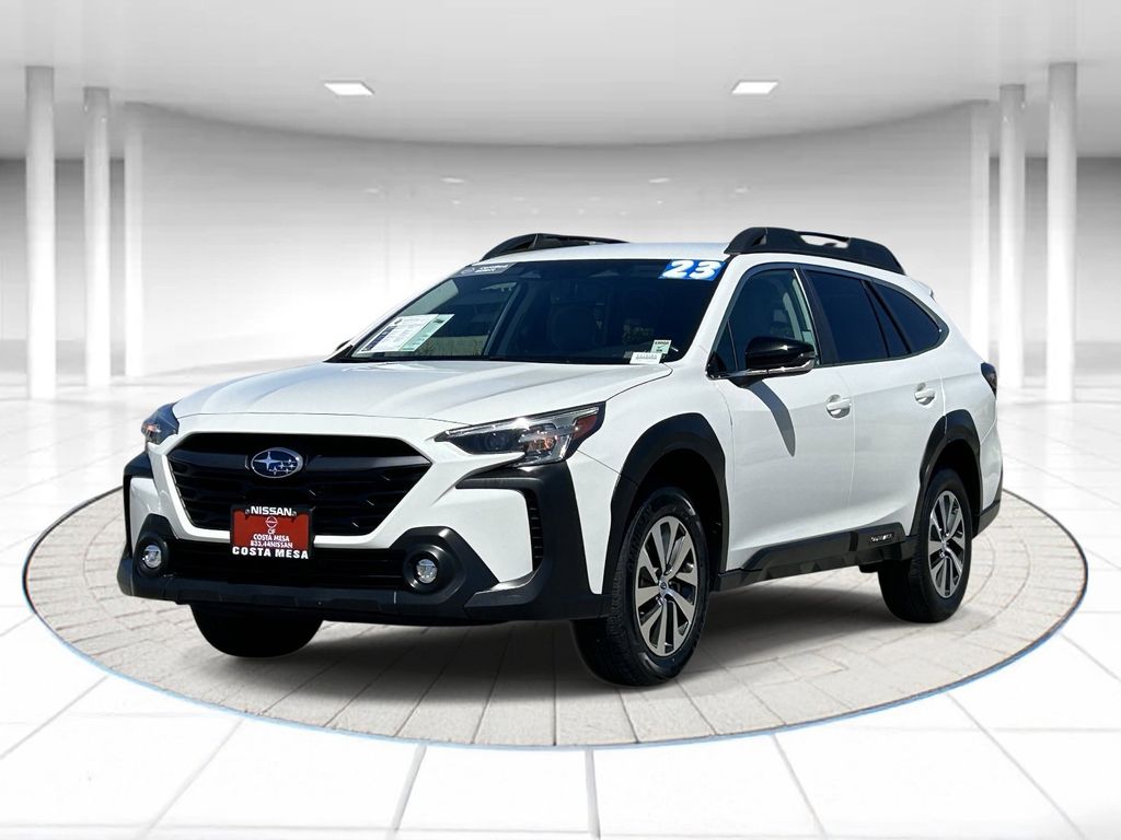 2023 Subaru Outback Premium's photo