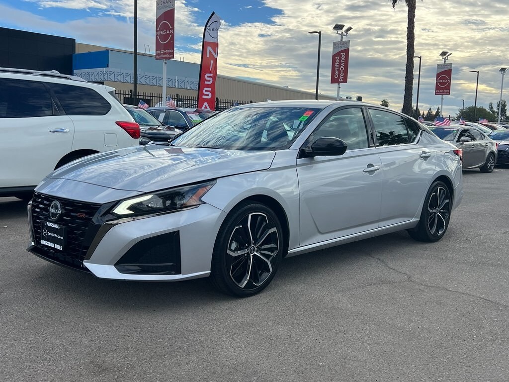 2023 Nissan Altima 2.5 SR photo 2