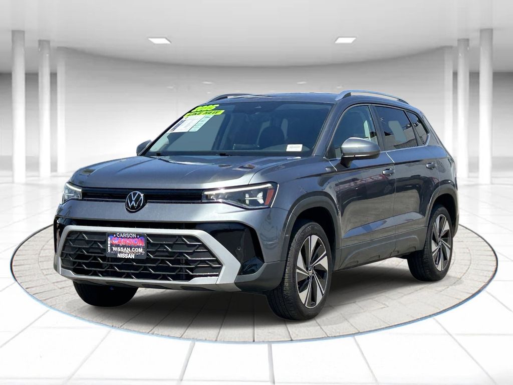 2025 Volkswagen Taos 1.5T SE 4Motion's photo