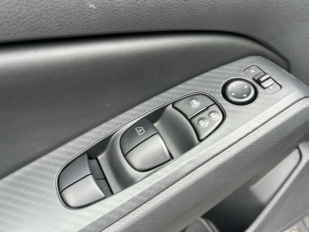 2025 Nissan Altima S - Photo 17