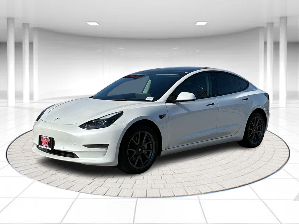 2022 Tesla Model 3 Long Range Dual Motor All-Wheel Drive's photo