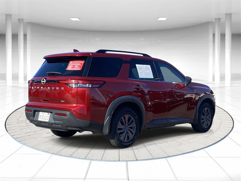 2022 Nissan Pathfinder SV photo 4