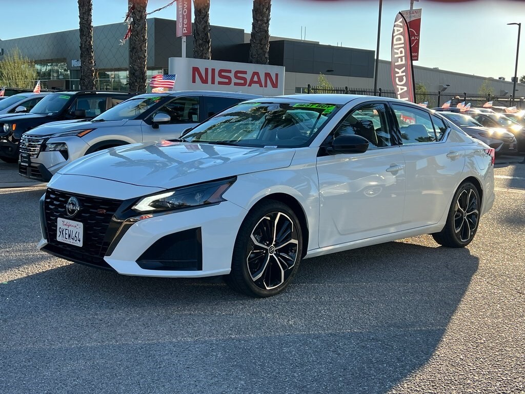 2024 Nissan Altima 2.5 SR photo 2