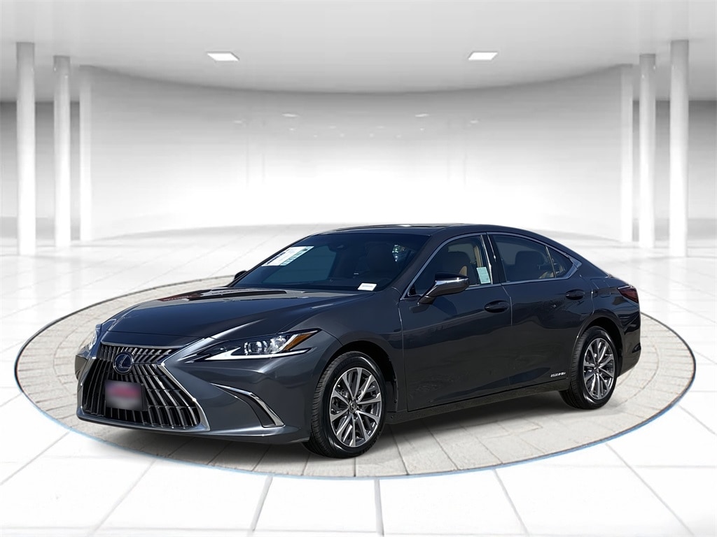 2022 Lexus ES Hybrid 300h's photo
