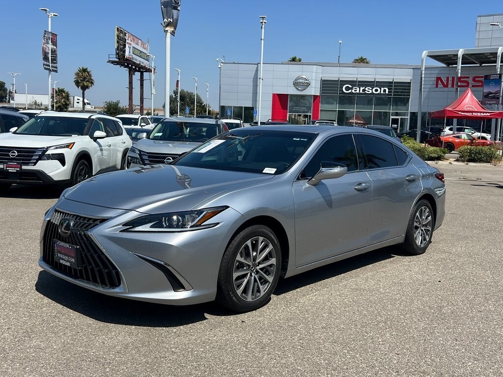 2022 Lexus ES 350 photo 2
