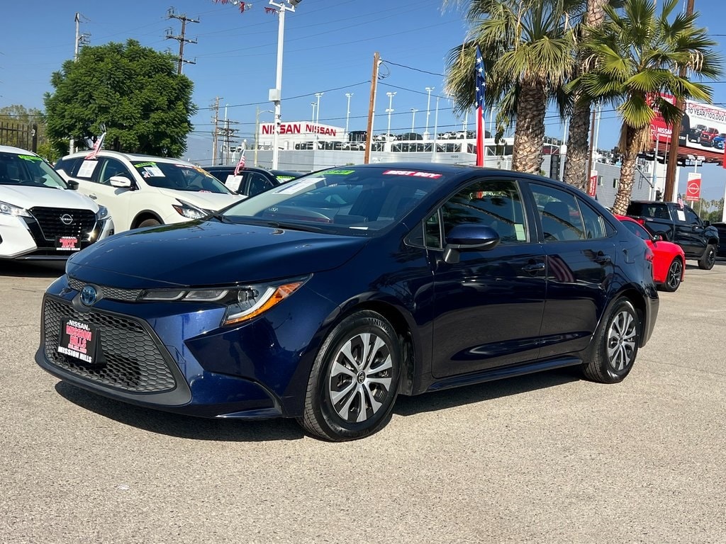 Certified 2022 Toyota Corolla LE with VIN JTDEAMDE5NJ050006 for sale in Kansas City