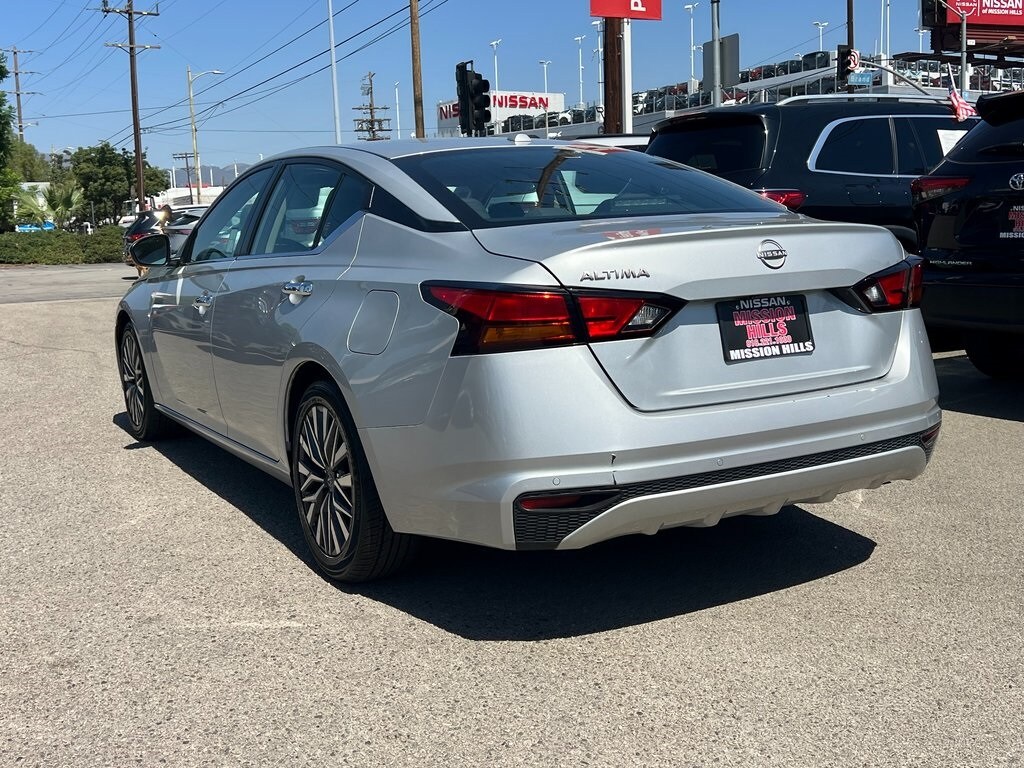 2023 Nissan Altima 2.5 SV photo 4