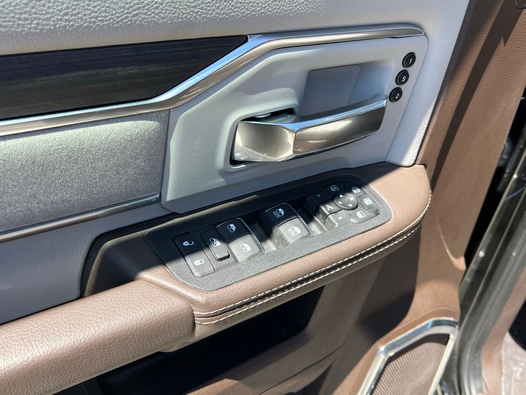 2025 RAM 2500 Laramie - Photo 17