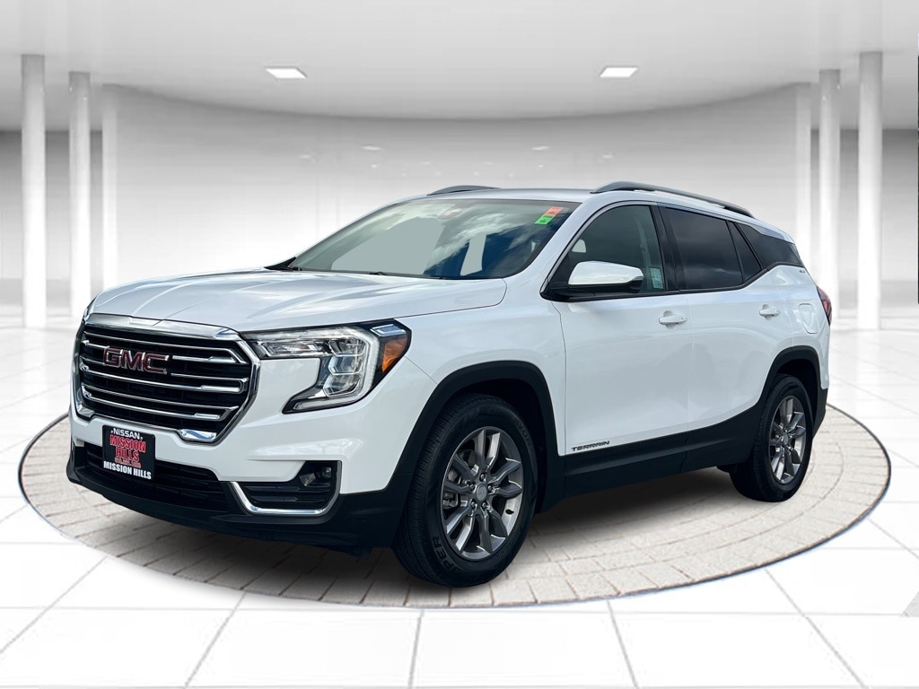 2024 GMC Terrain SLT's photo
