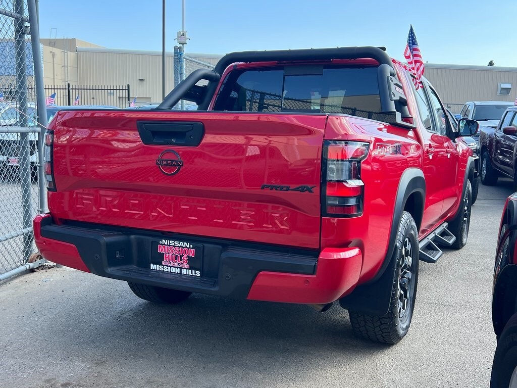 2024 Nissan Frontier PRO-4X photo 3