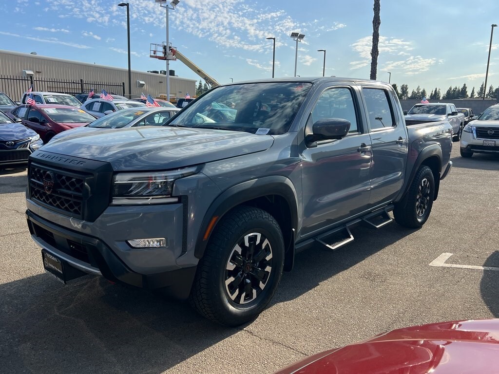 2022 Nissan Frontier PRO-X photo 2