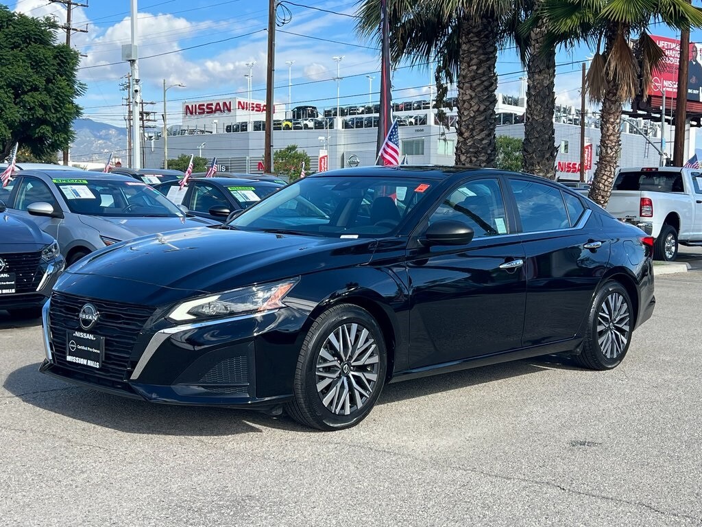 2024 Nissan Altima 2.5 SV photo 2