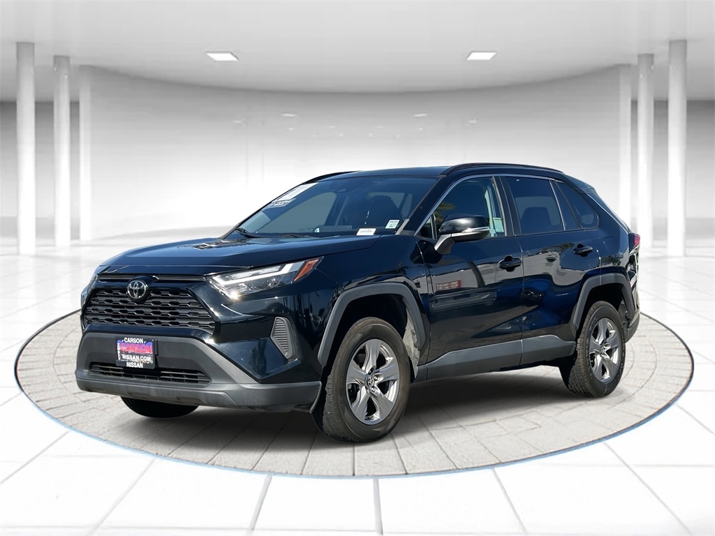 2022 Toyota RAV4 XLE's photo