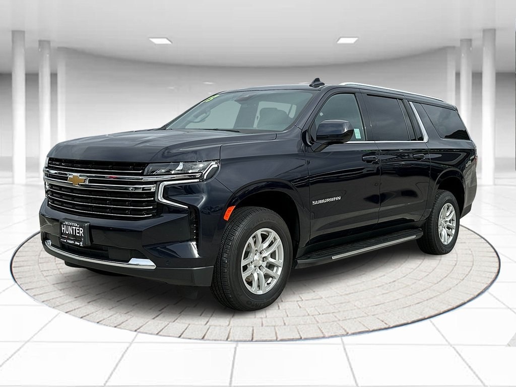 2023 Chevrolet Suburban LT's photo