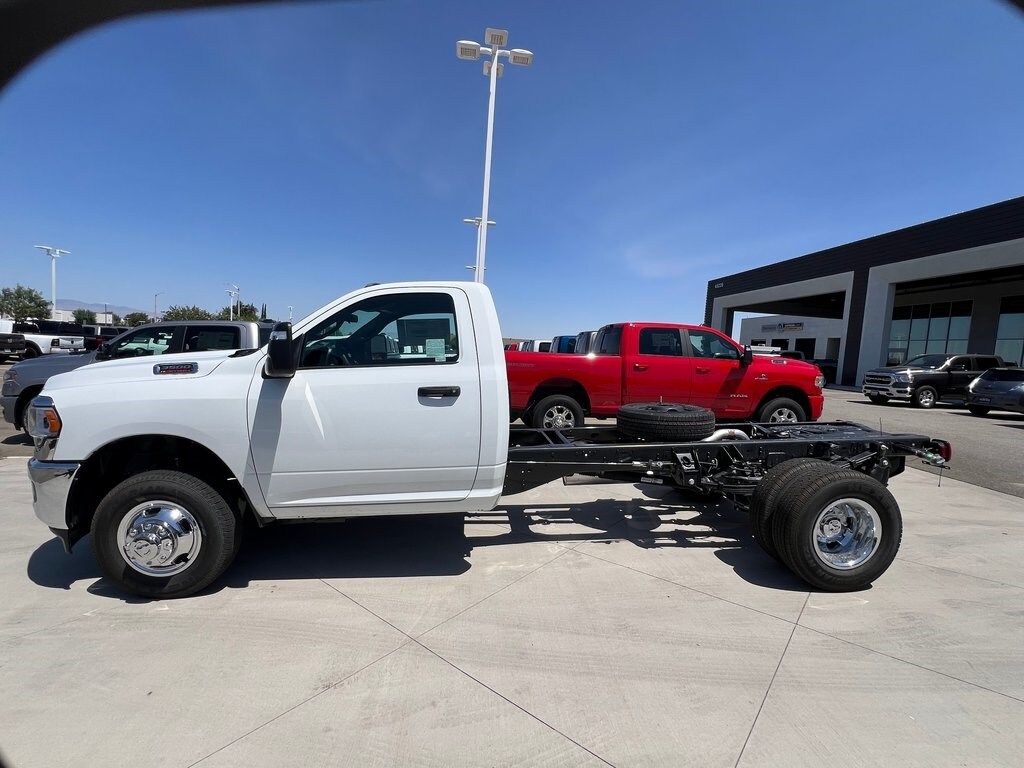 2024 Ram 3500 Tradesman photo 3