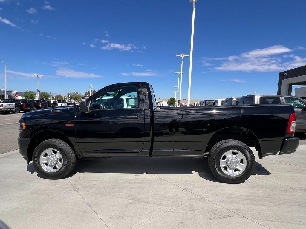 2024 Ram 3500 Tradesman photo 3