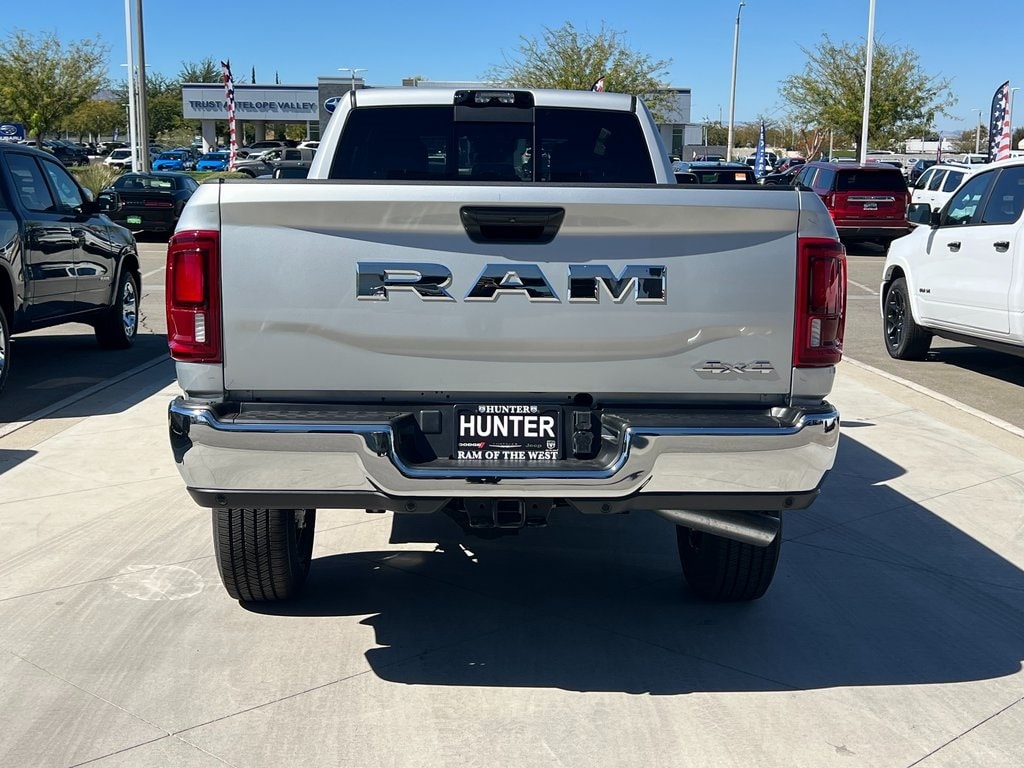 New 2025 Ram 2500 TRADESMAN CREW CAB 4X4 8' BOX Pickup