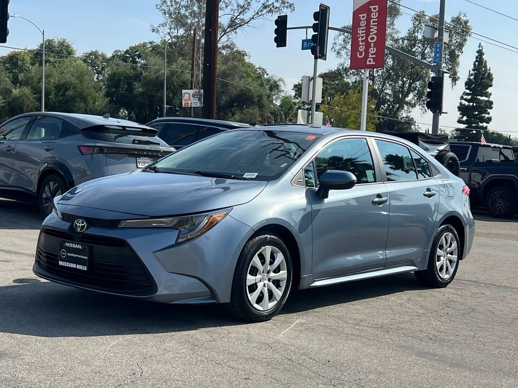 Used 2023 Toyota Corolla LE with VIN 5YFB4MDE2PP049436 for sale in Northfield, Minnesota