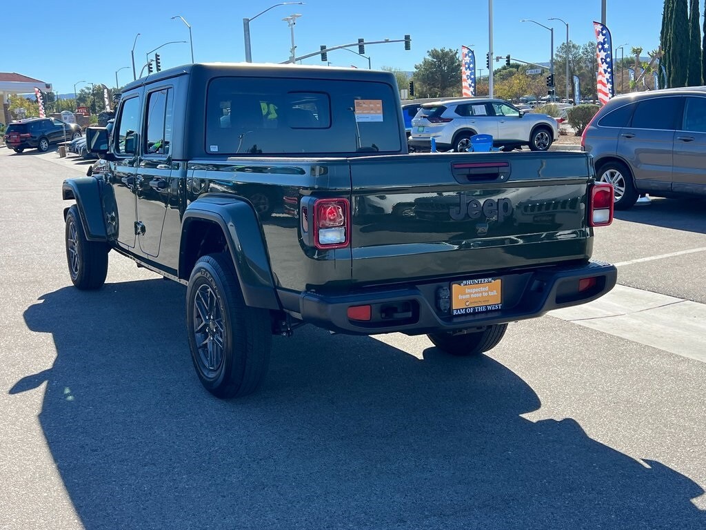 2024 Jeep Gladiator Sport S photo 4