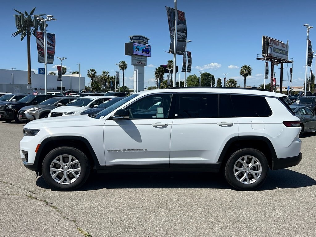 2023 Jeep Grand Cherokee Limited photo 2
