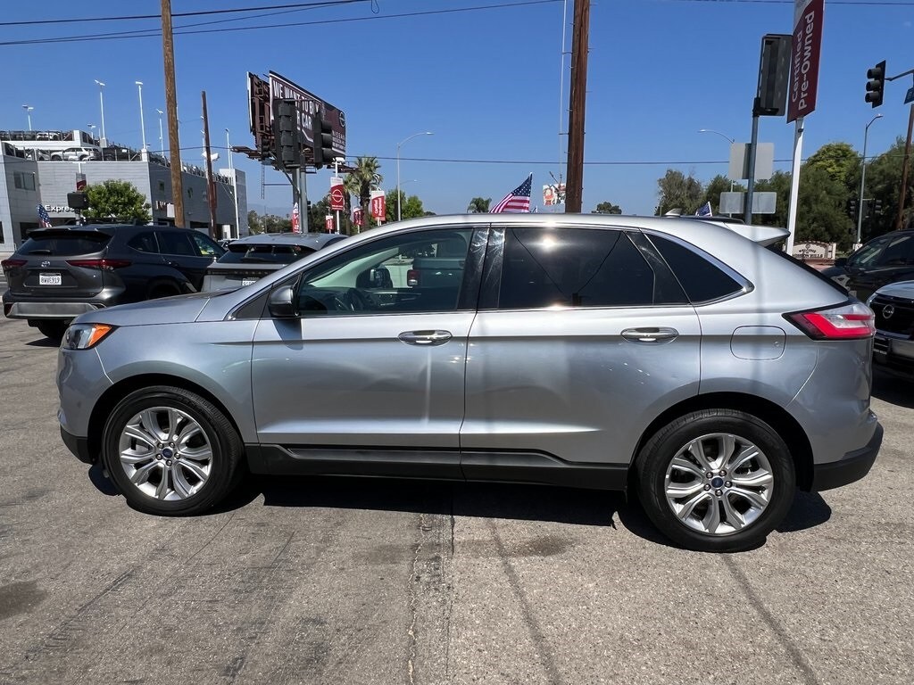 2022 Ford Edge SEL photo 3