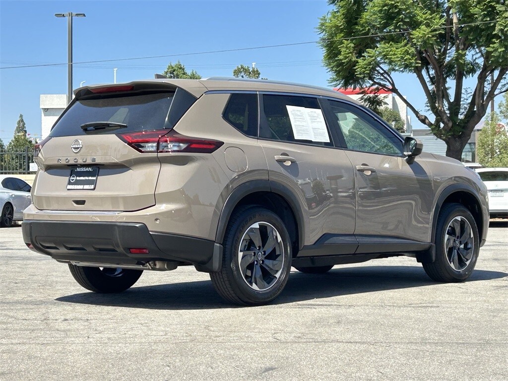 2025 Nissan Rogue SV photo 2