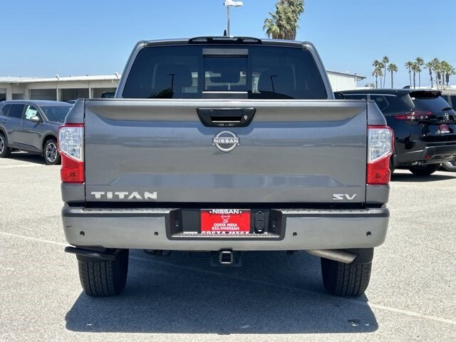 2023 Nissan Titan SV photo 4