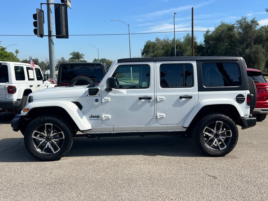 2024 Jeep Wrangler 4xe Unlimited Rubicon photo 3