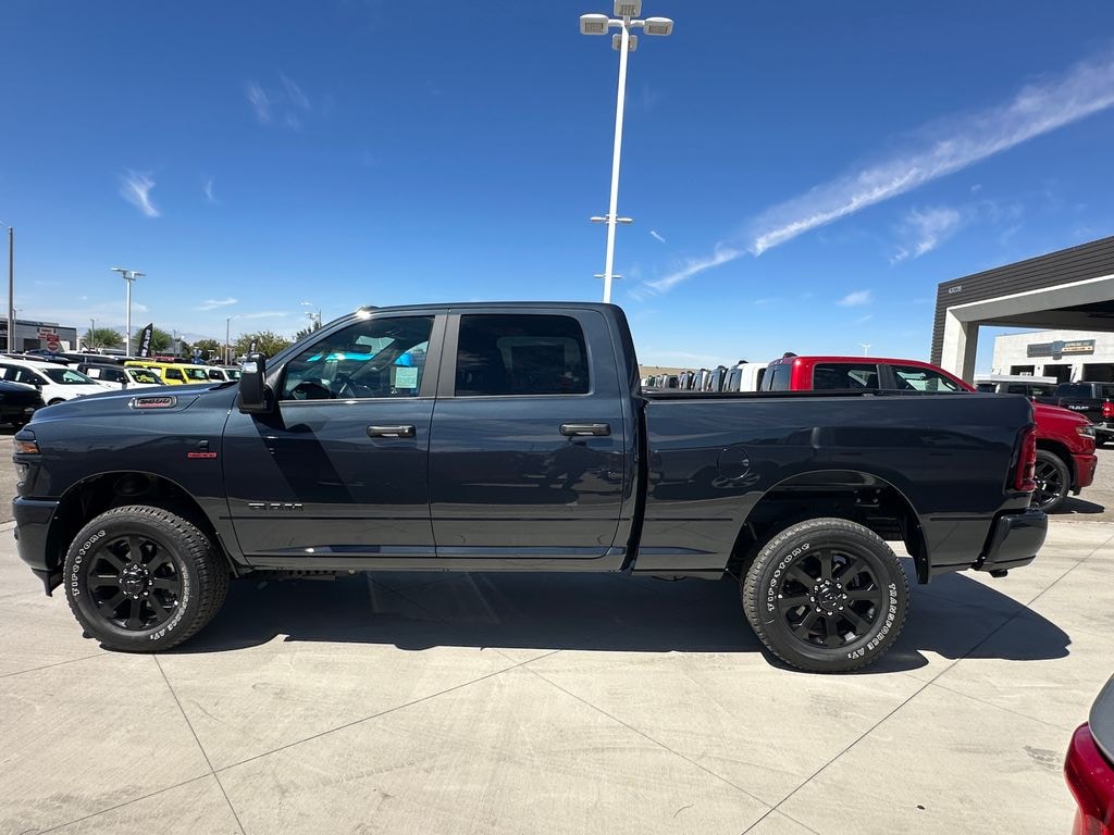 New 2026 Ram 2500 BIG HORN CREW CAB 4X4 6'4 BOX Pickup