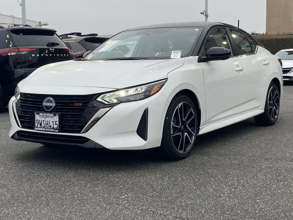 2025 Nissan Sentra SR CVT's photo