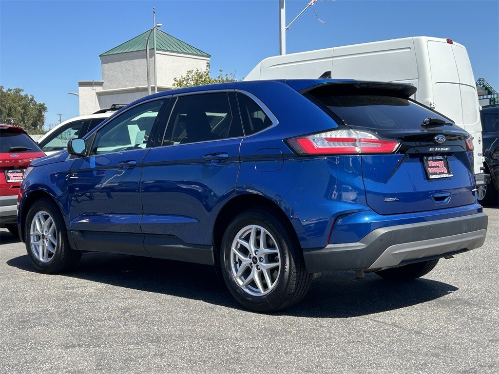 2023 Ford Edge SEL photo 2
