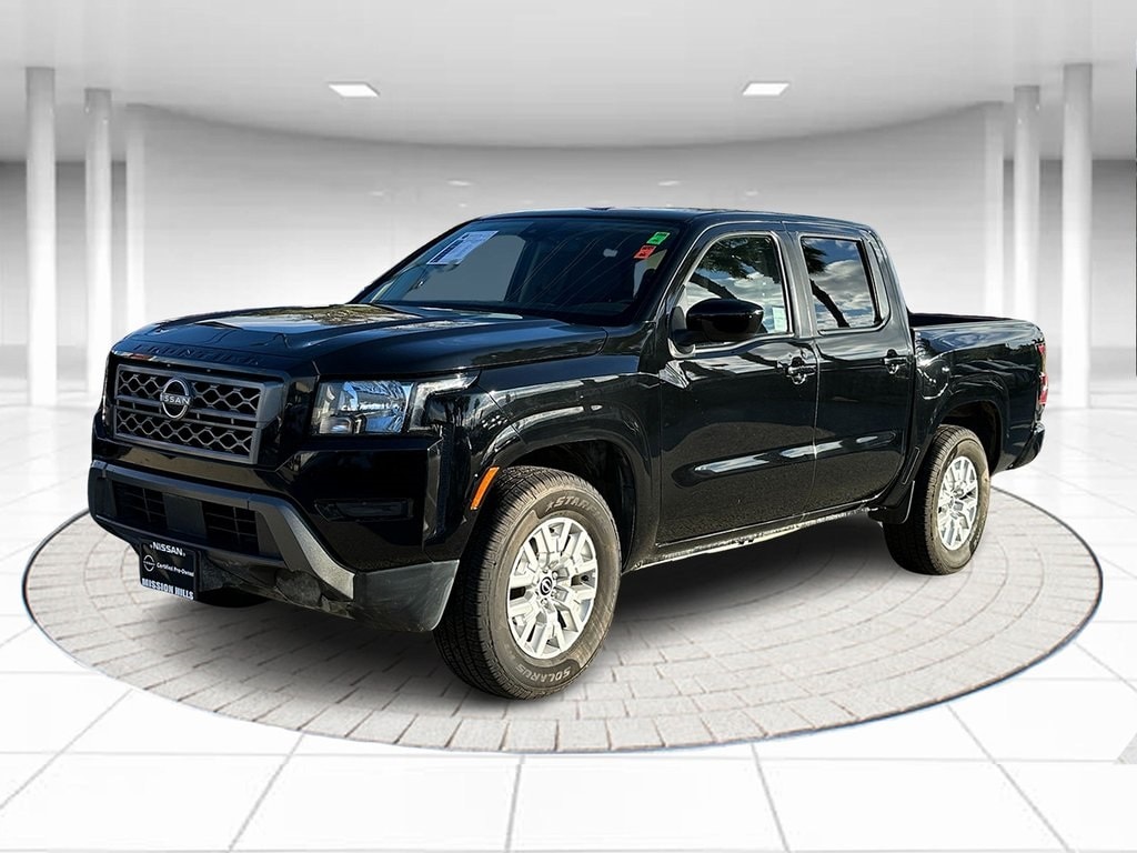 2022 Nissan Frontier SV's photo
