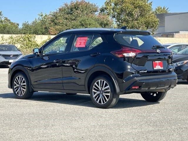 2024 Nissan Kicks SV photo 2