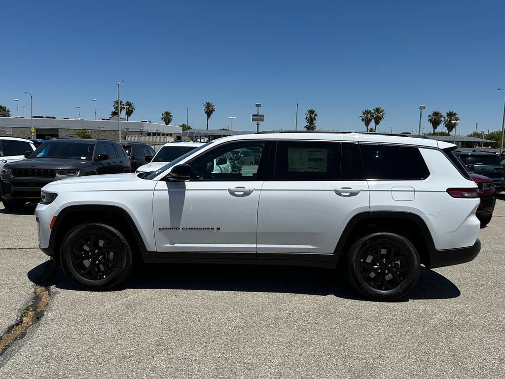 New 2026 Jeep Grand Cherokee L LAREDO ALTITUDE 4X2 Sport Utility