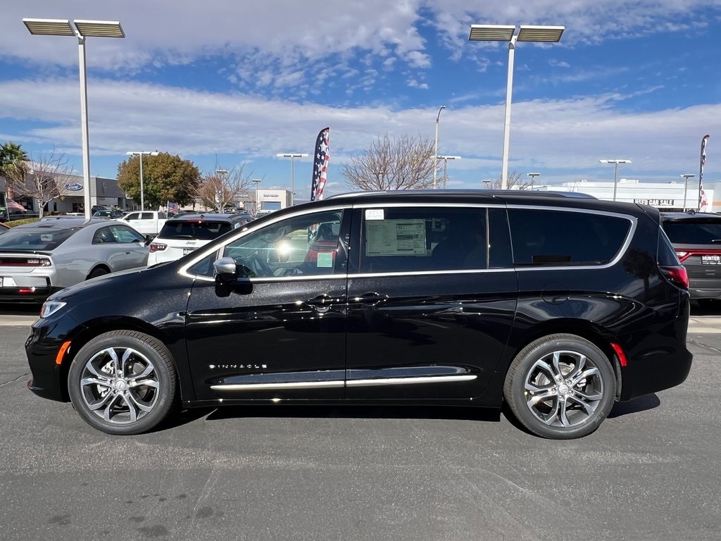 New 2026 Chrysler Pacifica PINNACLE Passenger Van