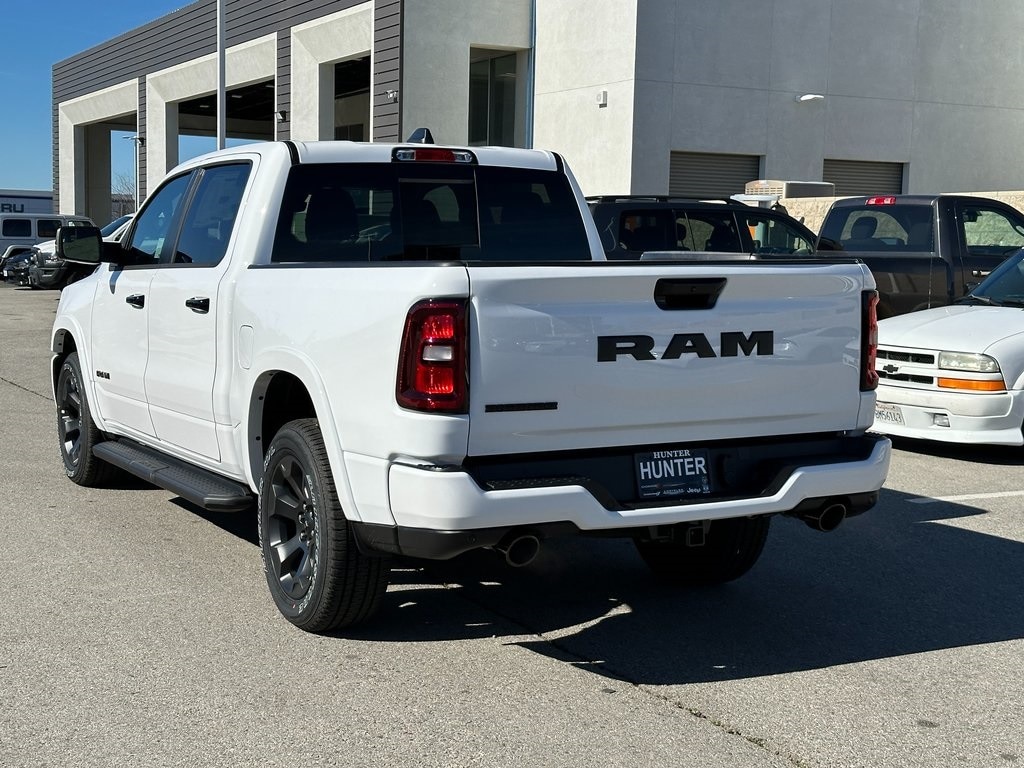 New 2026 Ram 1500 BIG HORN CREW CAB 4X2 5'7 BOX Pickup